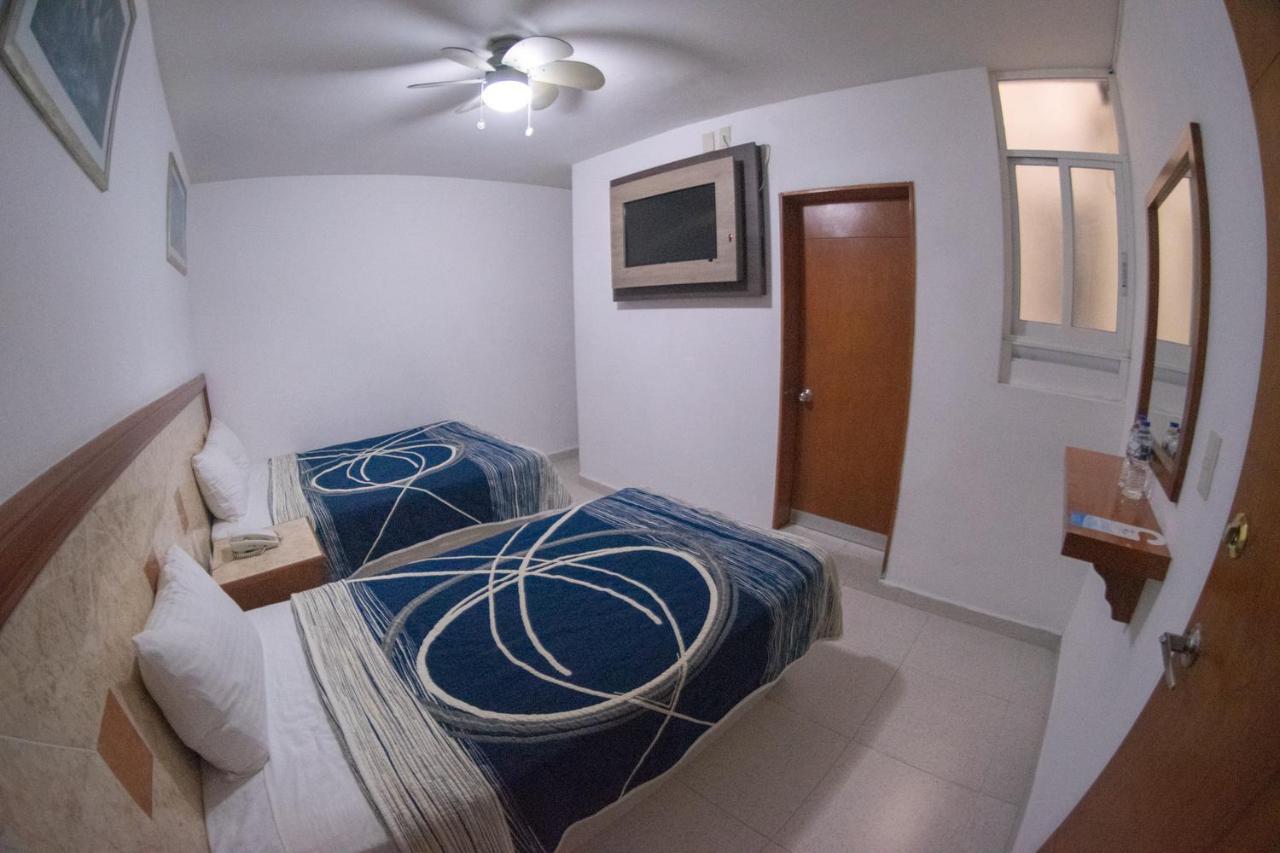Hotel Niza Zona Piel León Buitenkant foto