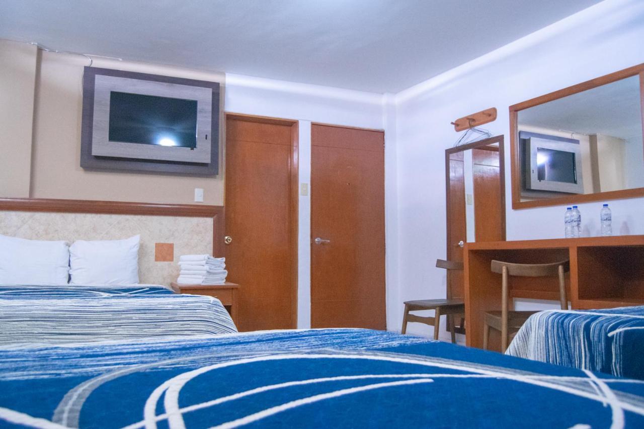 Hotel Niza Zona Piel León Buitenkant foto