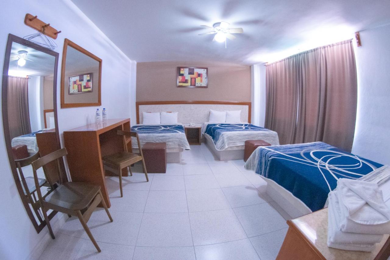 Hotel Niza Zona Piel León Buitenkant foto
