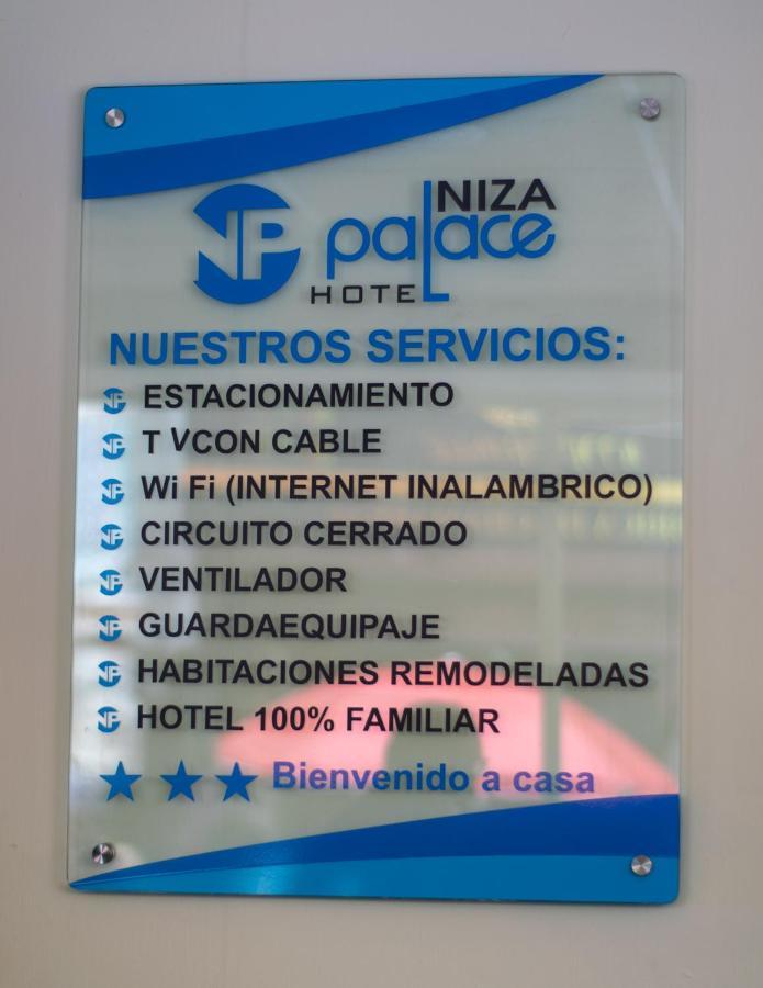 Hotel Niza Zona Piel León Buitenkant foto